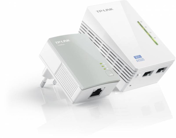 Сетевой адаптер Powerline TP-Link TL-WPA4220 KIT AV600 Fast Ethernet